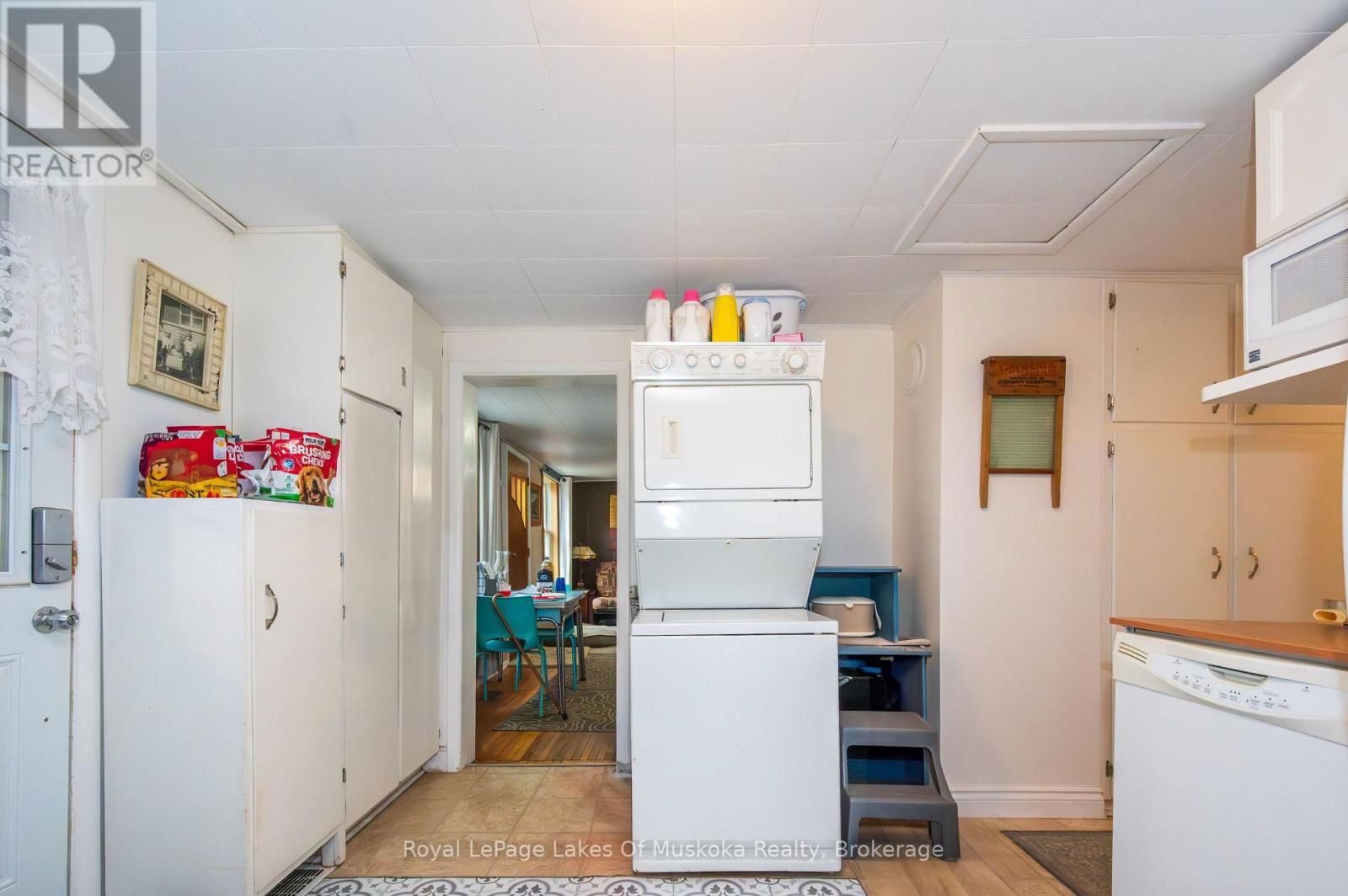 7 DUFFERIN STREET NORTH Image 17