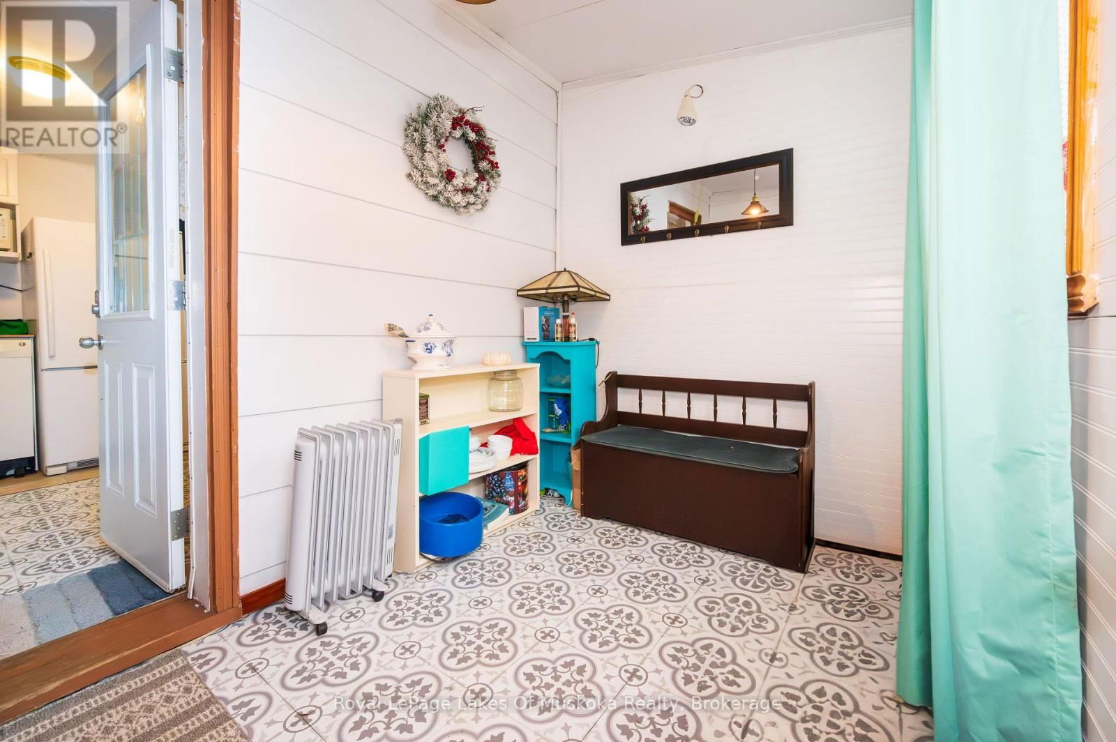 7 DUFFERIN STREET NORTH Image 19