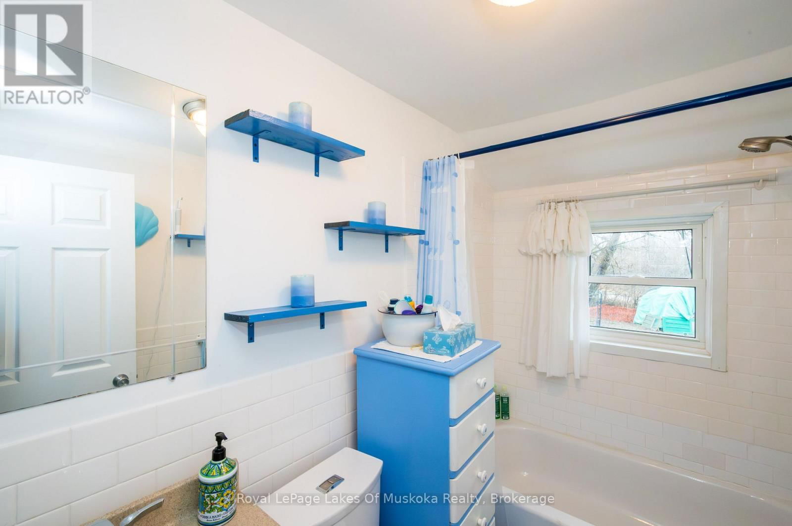 7 DUFFERIN STREET NORTH Image 33
