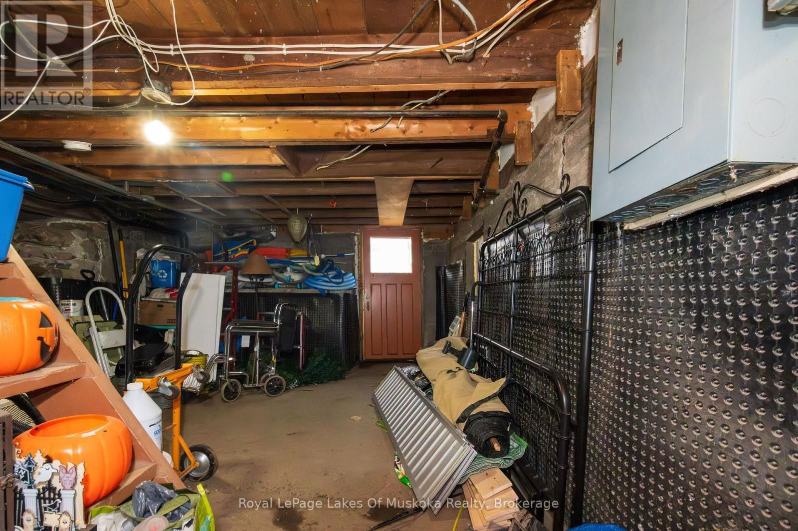 7 DUFFERIN STREET NORTH Image 41