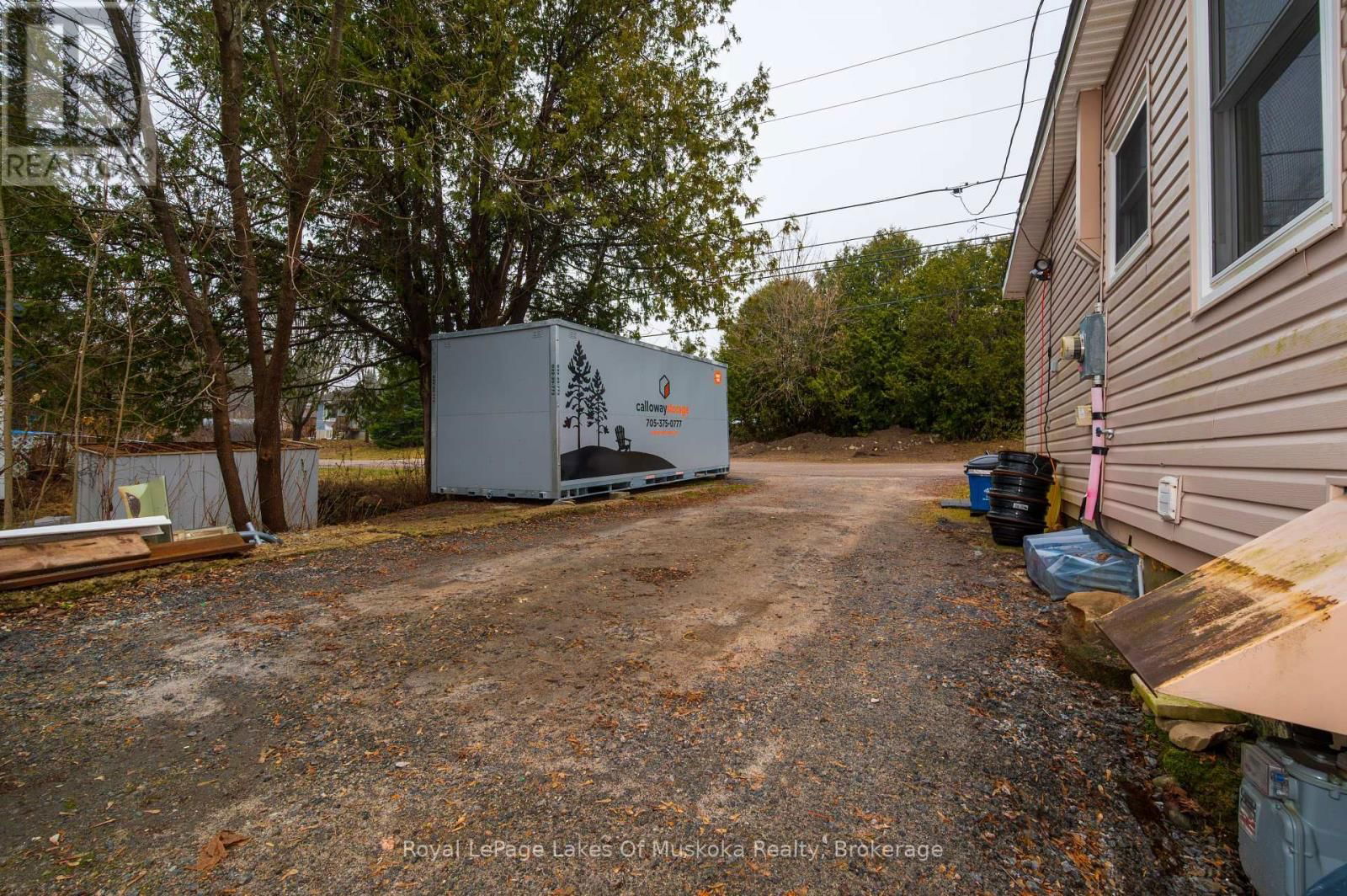 7 DUFFERIN STREET NORTH Image 44