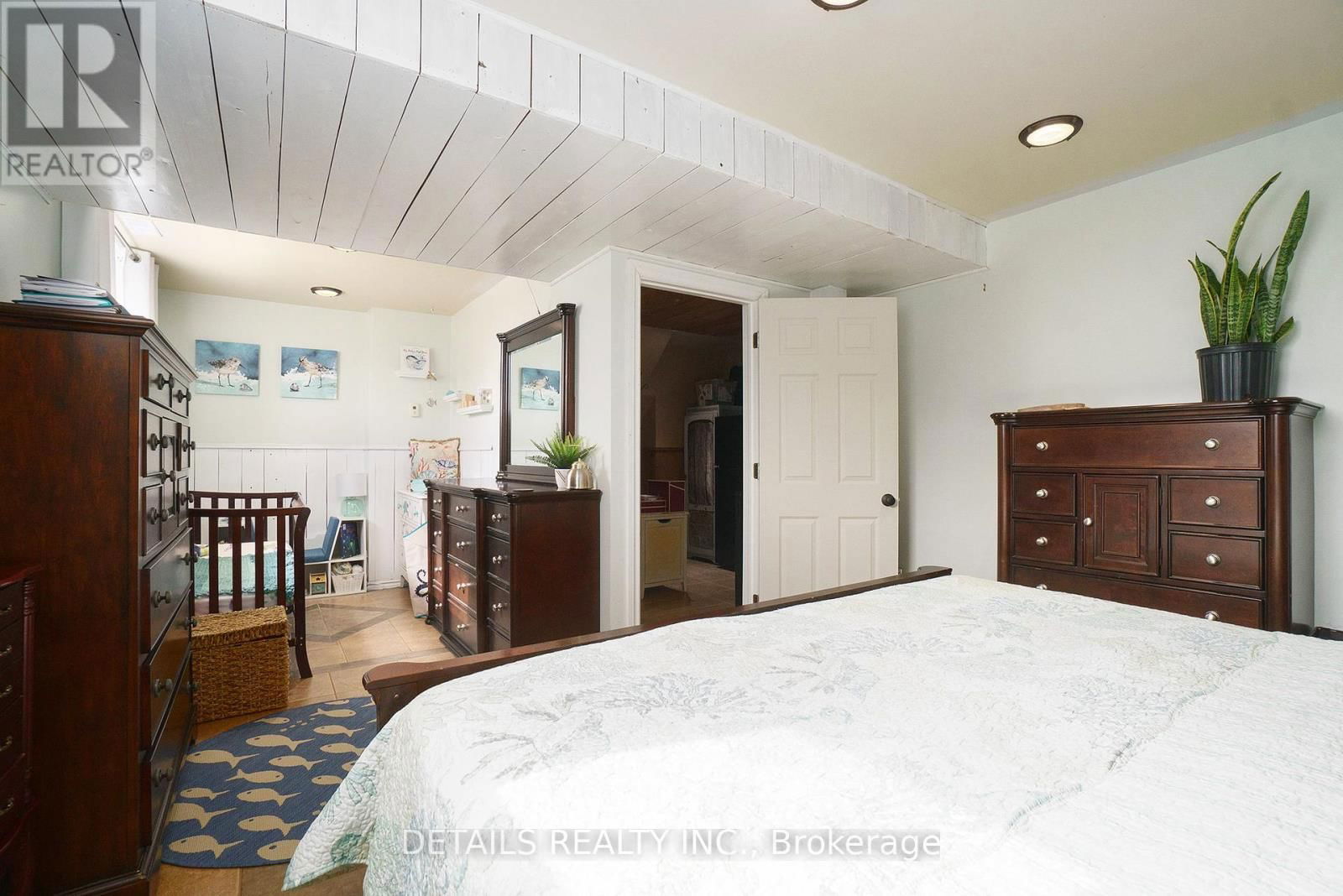10083 MCINTYRE ROAD Image 14
