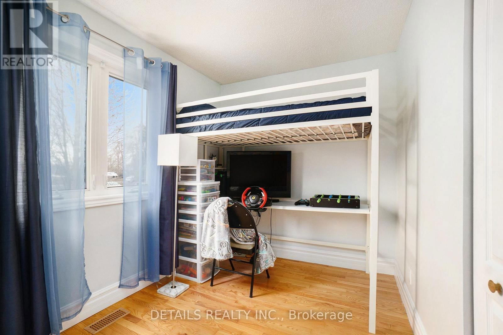 10083 MCINTYRE ROAD Image 20