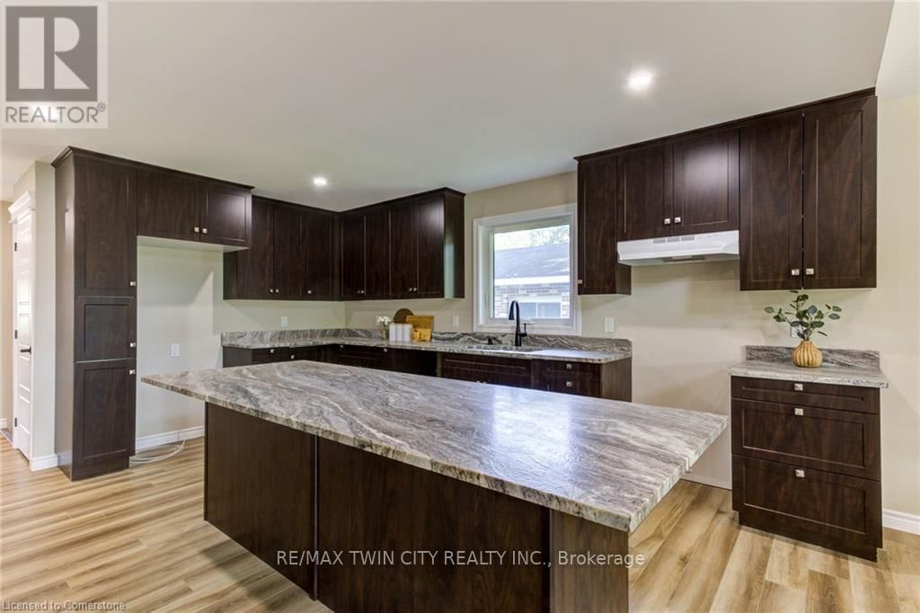 52 QUEEN STREET Image 12
