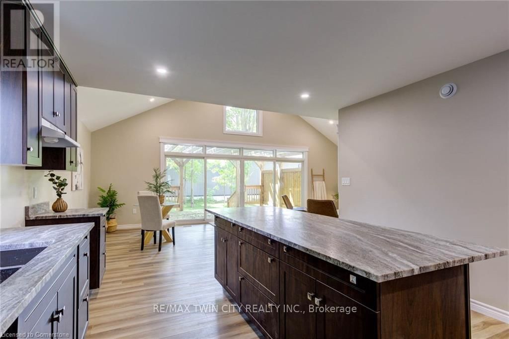 52 QUEEN STREET Image 14