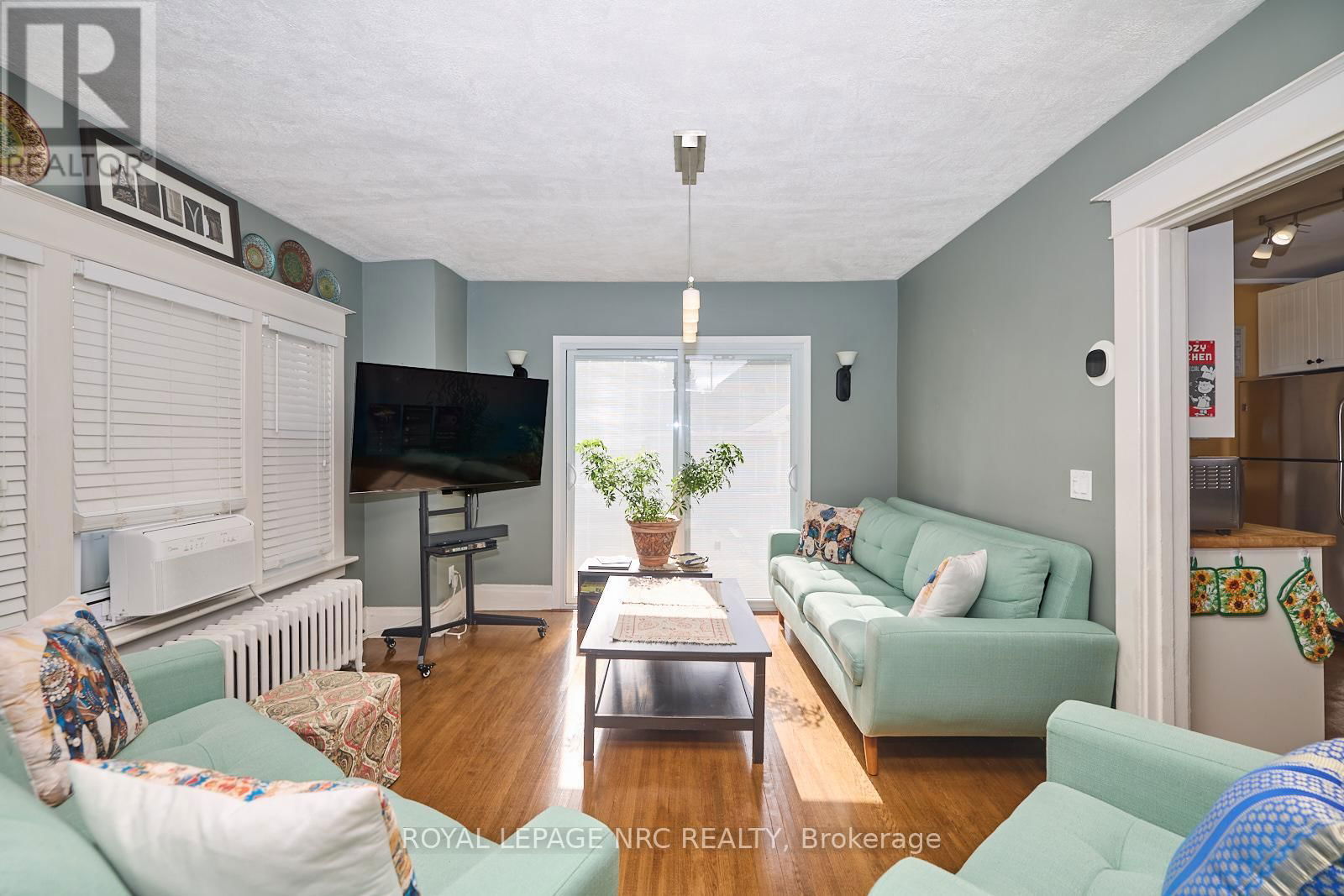 92 DUFFERIN STREET Image 16
