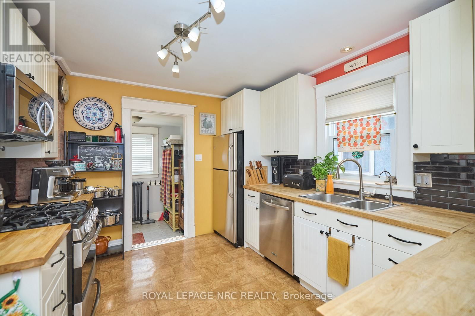 92 DUFFERIN STREET Image 19