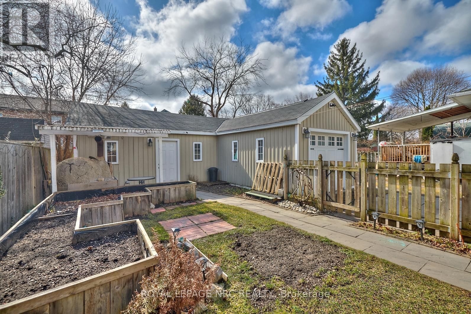 92 DUFFERIN STREET Image 8