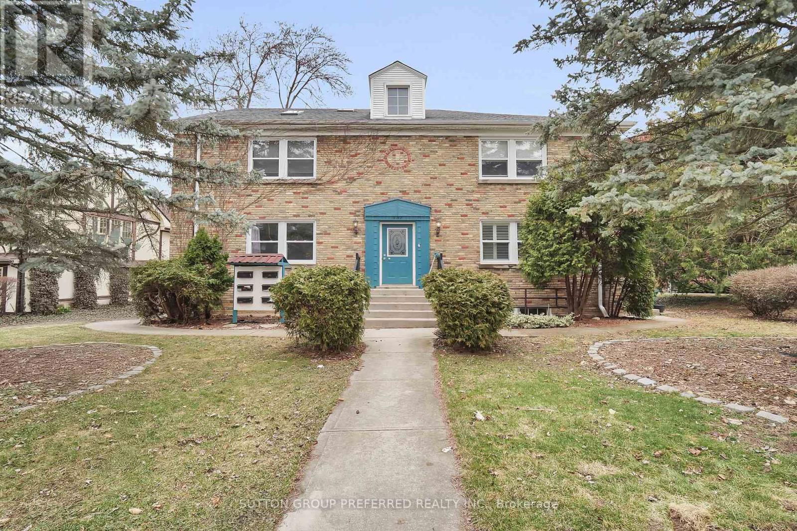 137 WINDSOR CRESCENT Image 1