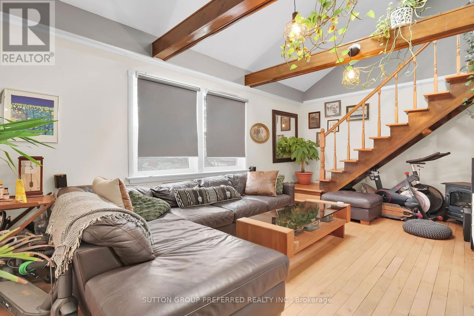 137 WINDSOR CRESCENT Image 12
