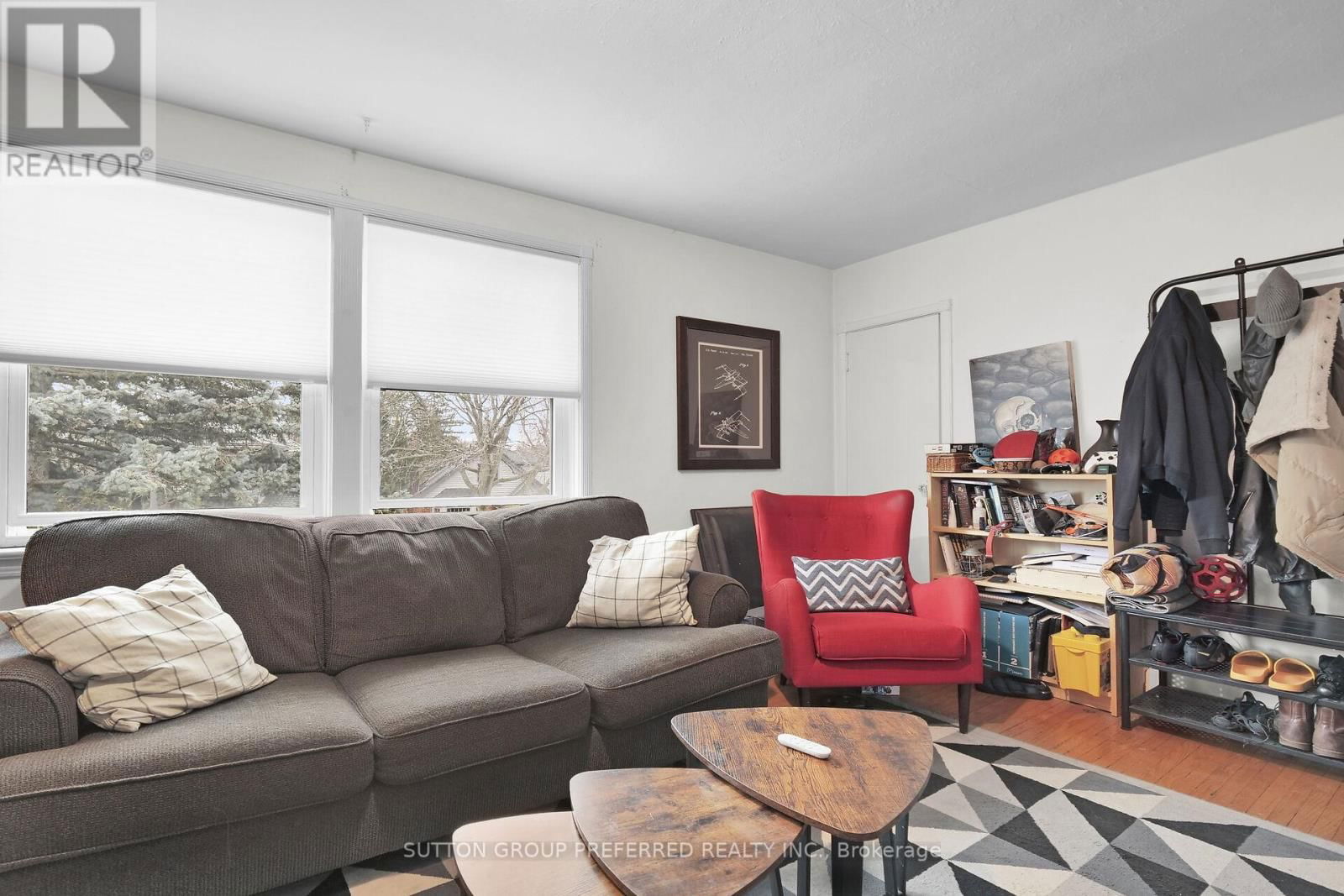 137 WINDSOR CRESCENT Image 18
