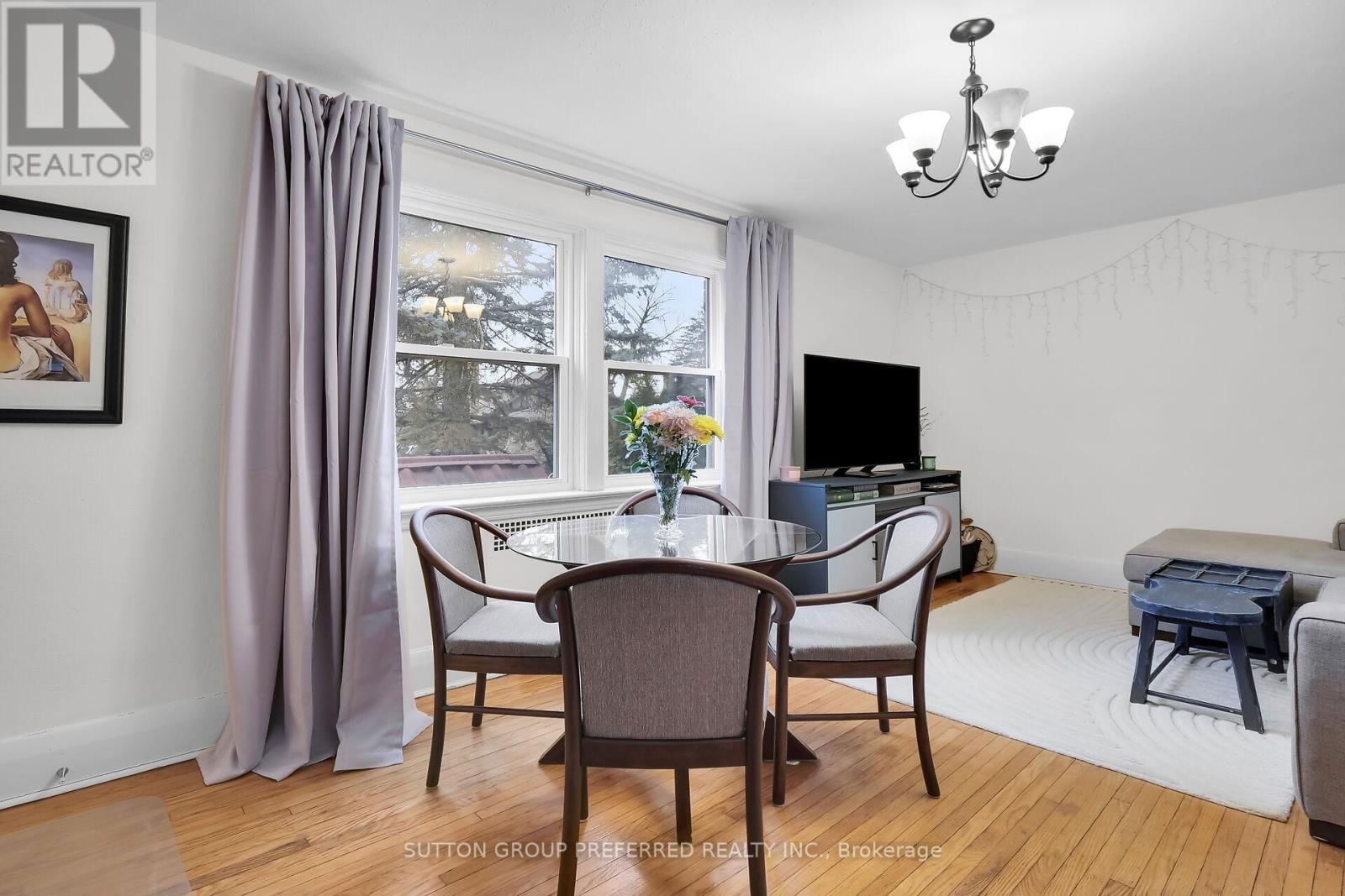 137 WINDSOR CRESCENT Image 8