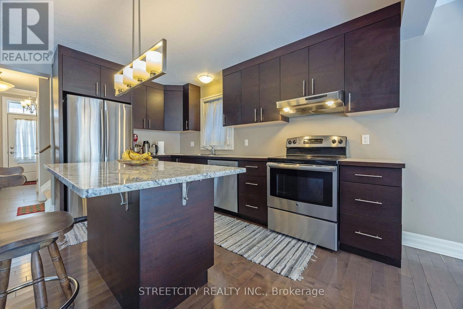 490 PHYLLIS STREET Image 10