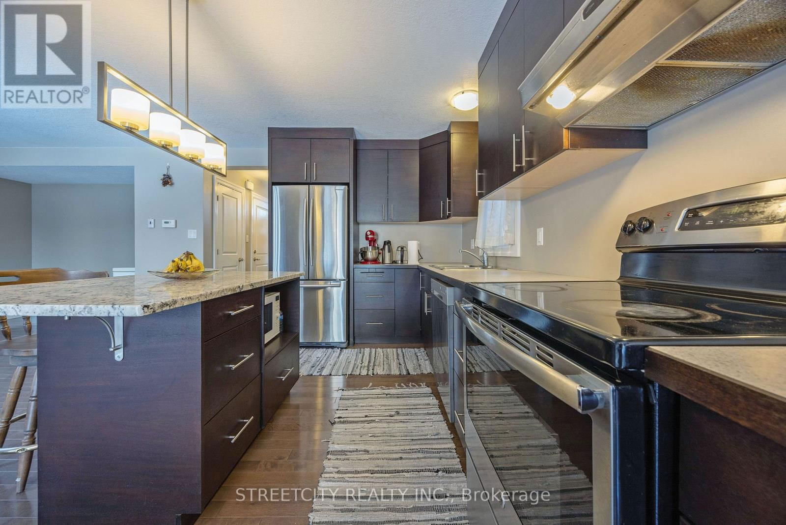 490 PHYLLIS STREET Image 11
