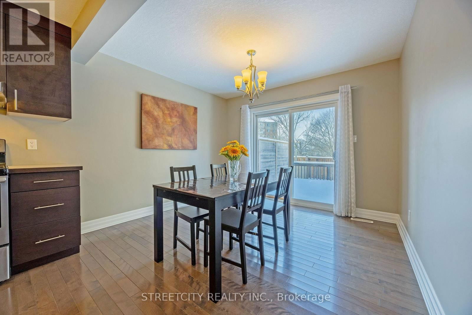 490 PHYLLIS STREET Image 12