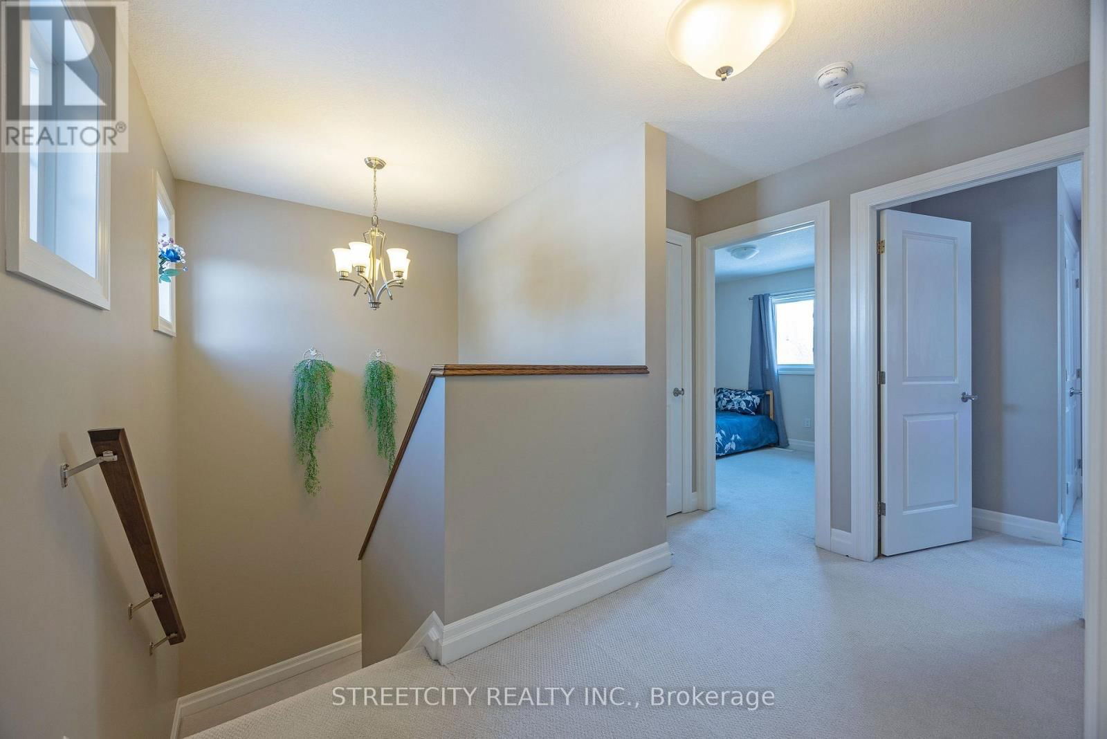 490 PHYLLIS STREET Image 13