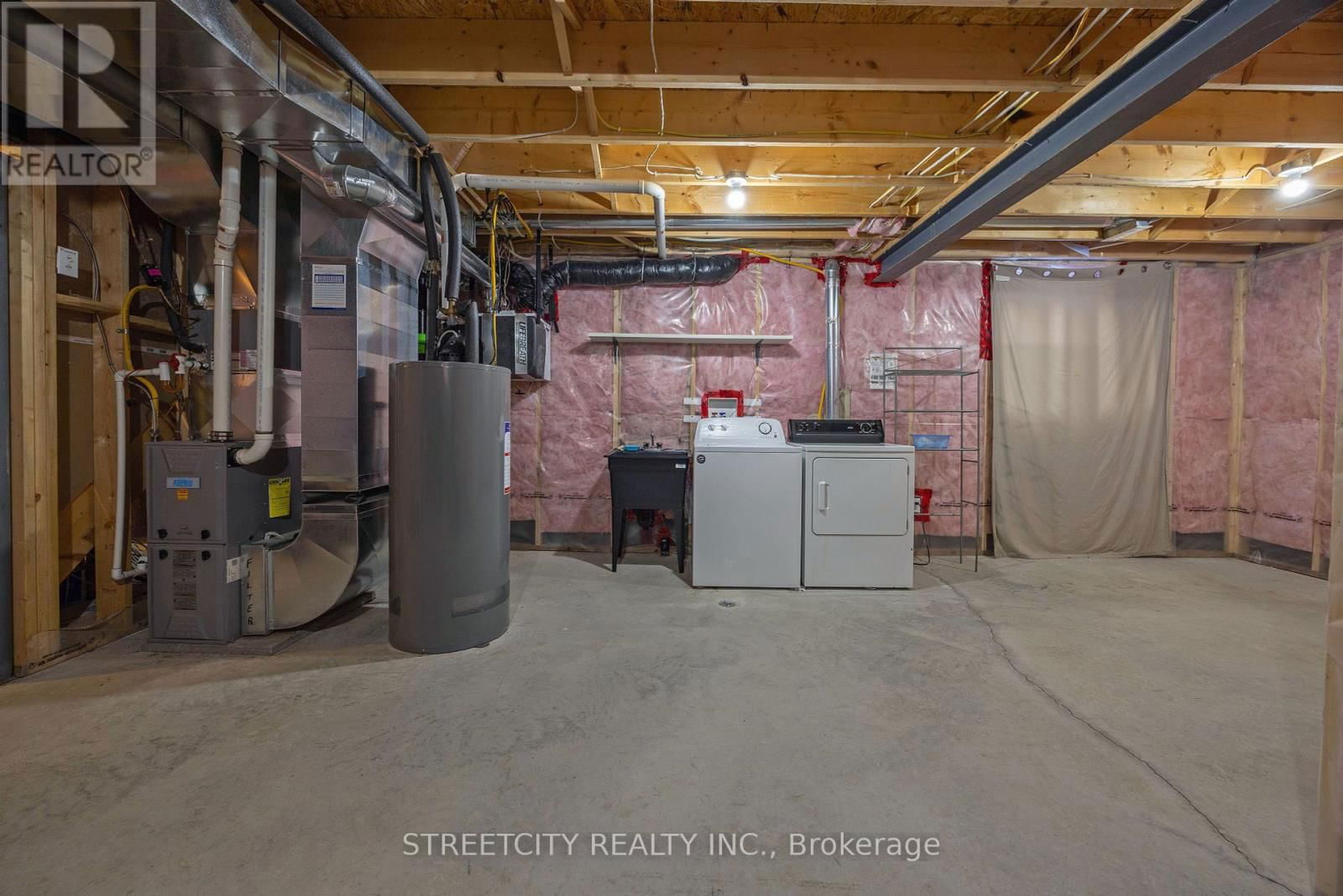 490 PHYLLIS STREET Image 19