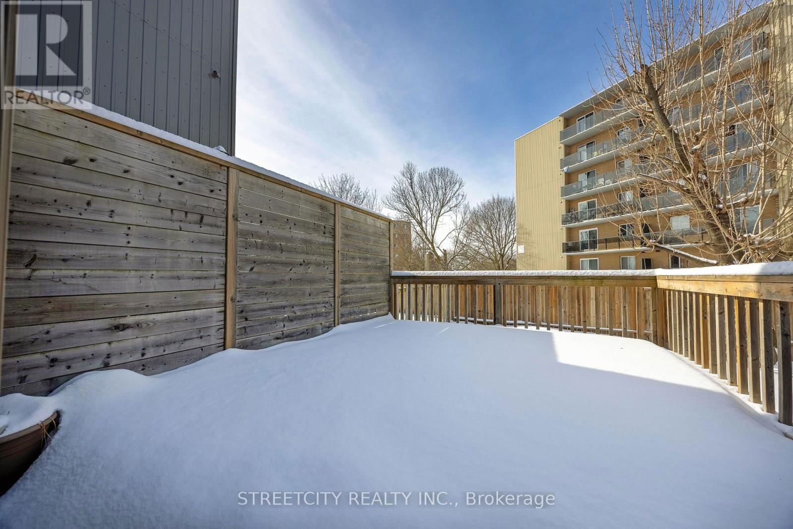 490 PHYLLIS STREET Image 21