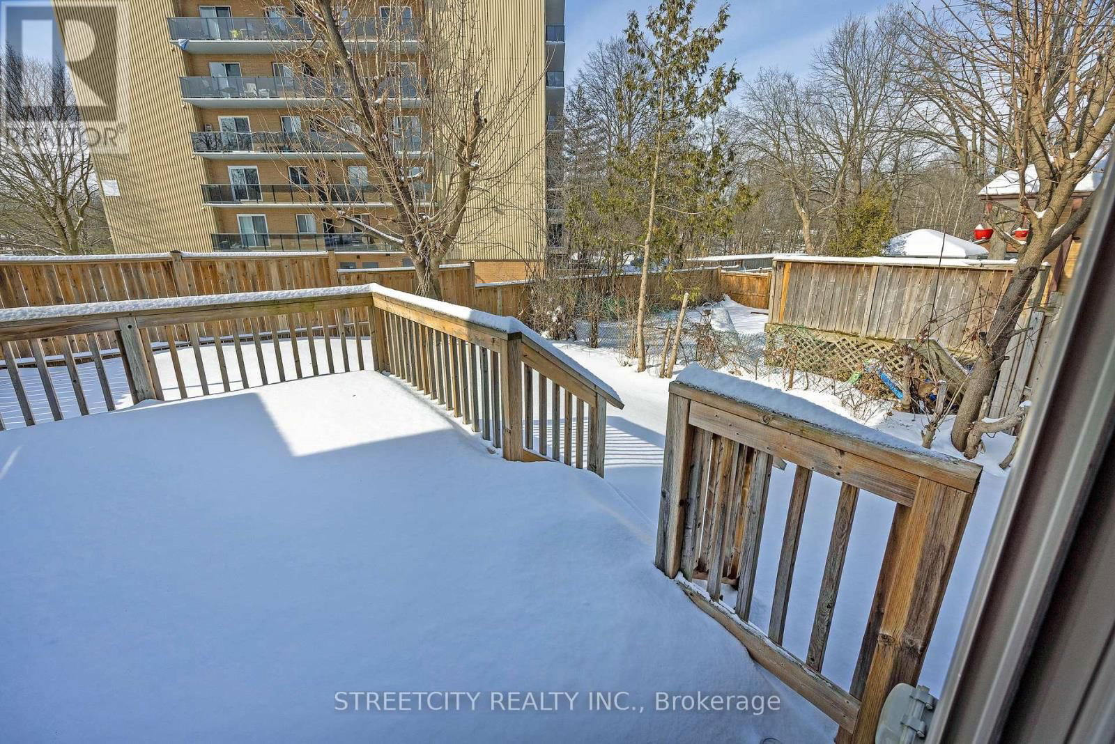 490 PHYLLIS STREET Image 23