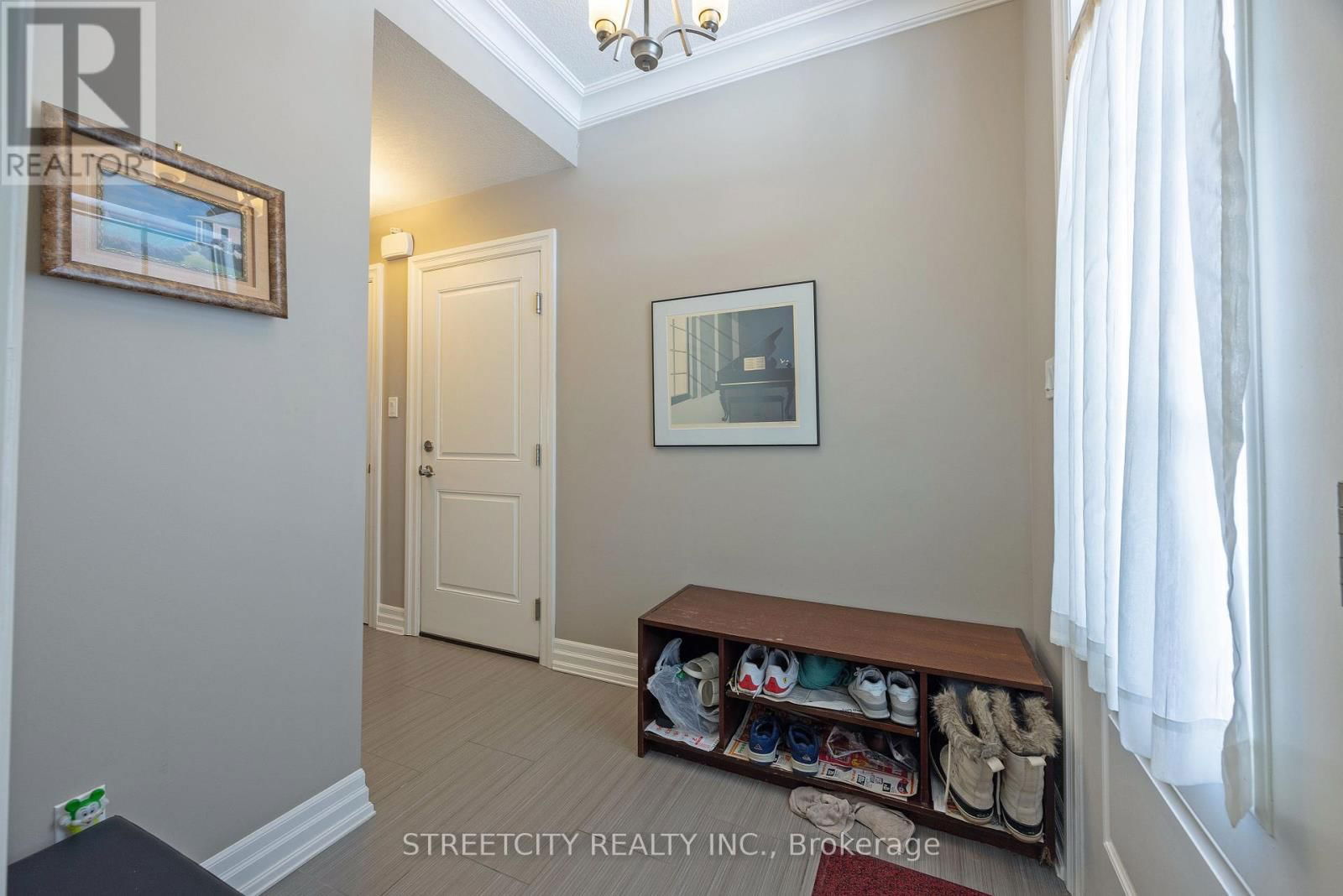 490 PHYLLIS STREET Image 3