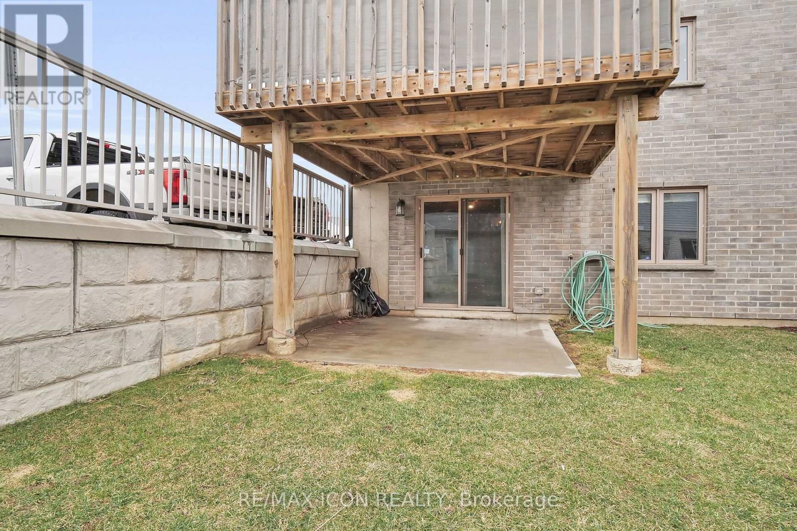 35 - 175 INGERSOLL STREET NORTH Image 32