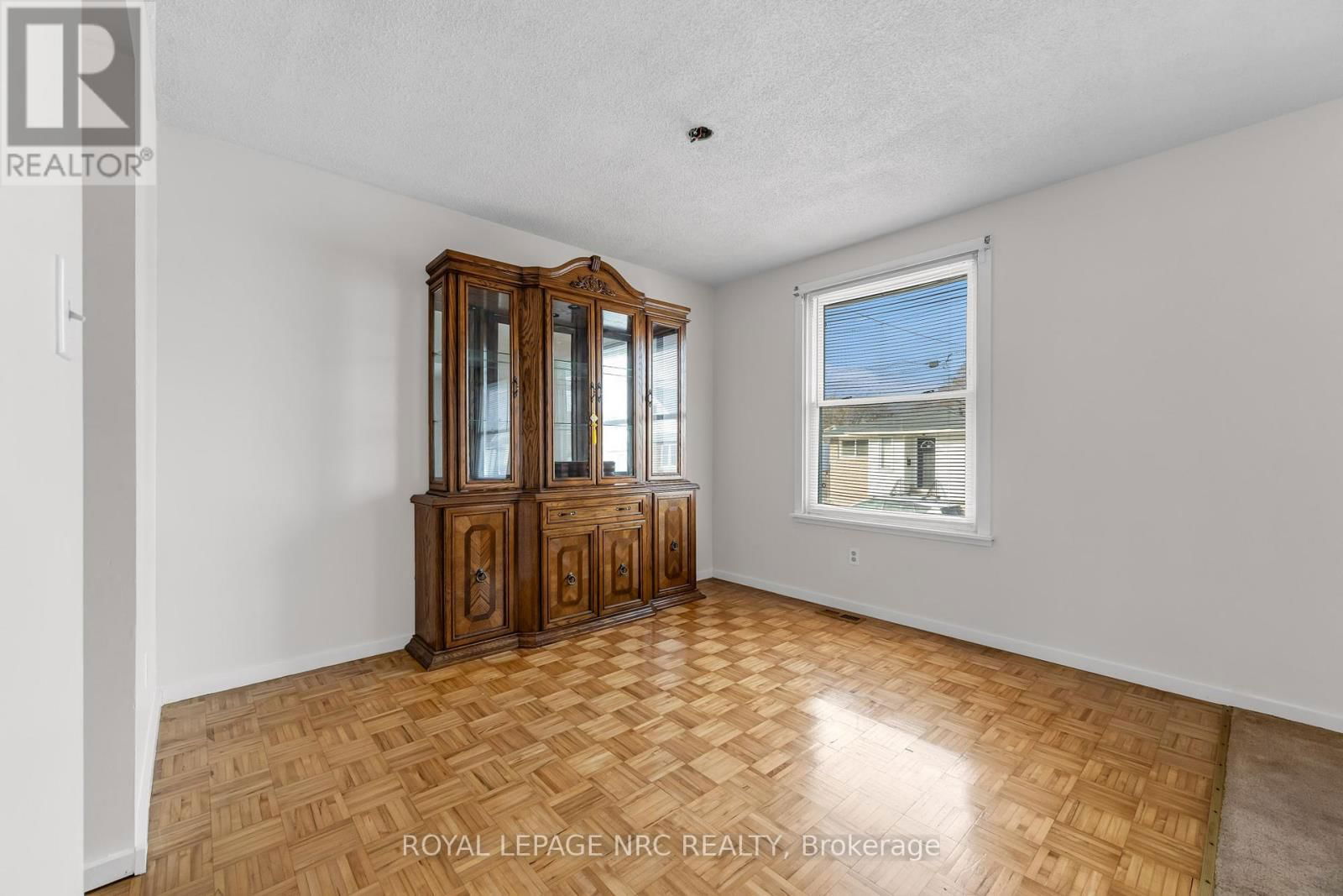 52 ST GEORGE STREET Image 9