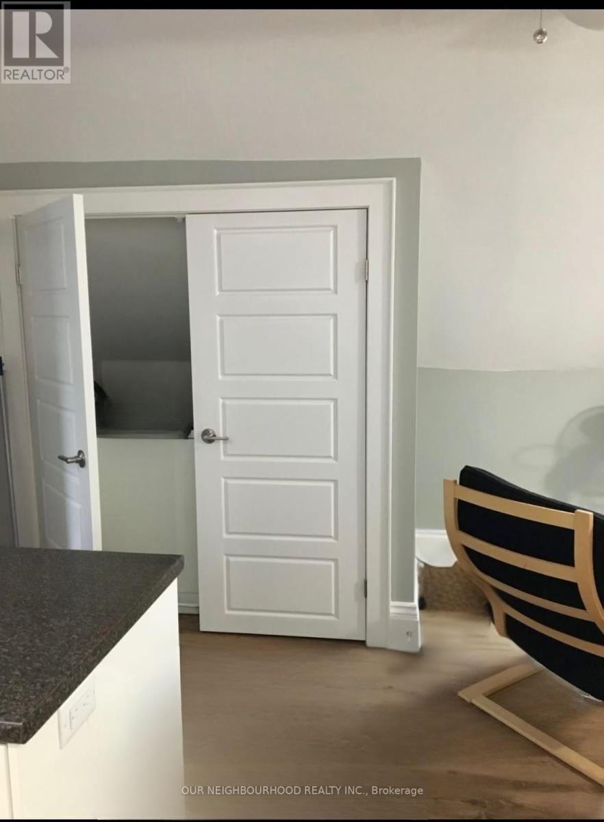 525 QUEBEC STREET Image 21