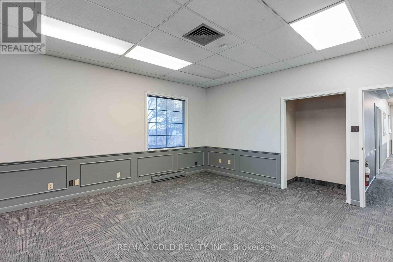 2109 OXFORD STREET EAST Image 7