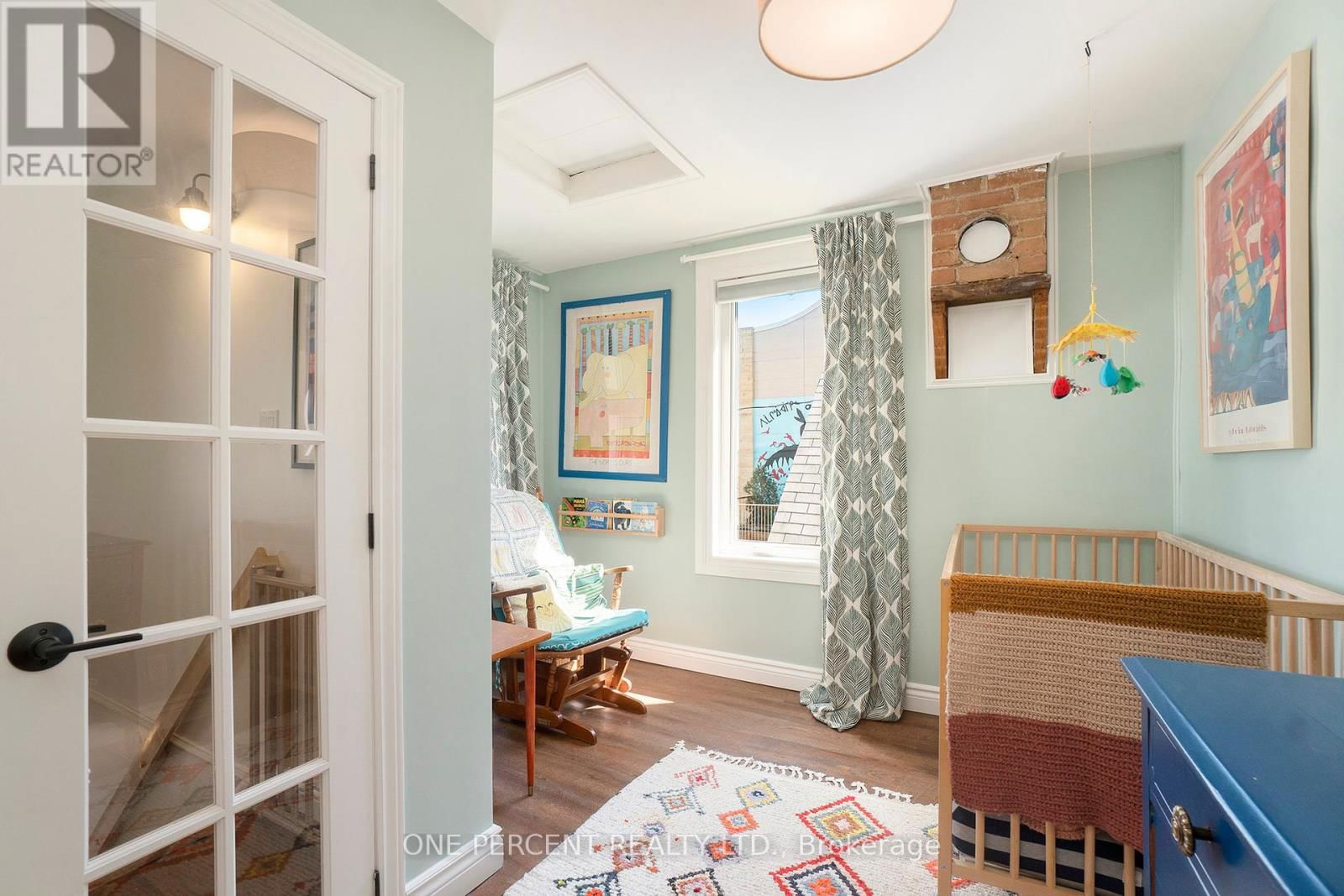 266 BRADLEY AVENUE Image 19
