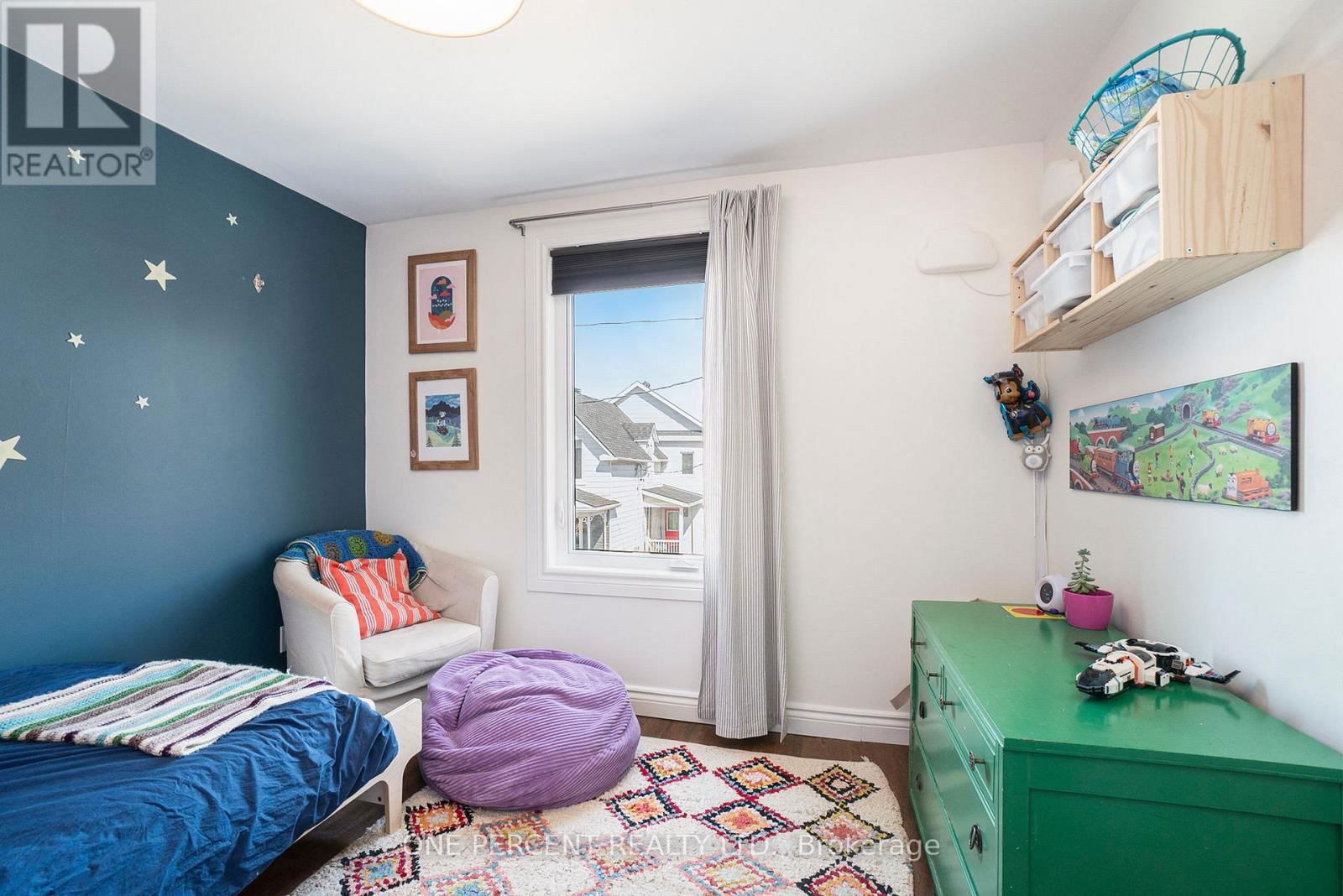 266 BRADLEY AVENUE Image 21