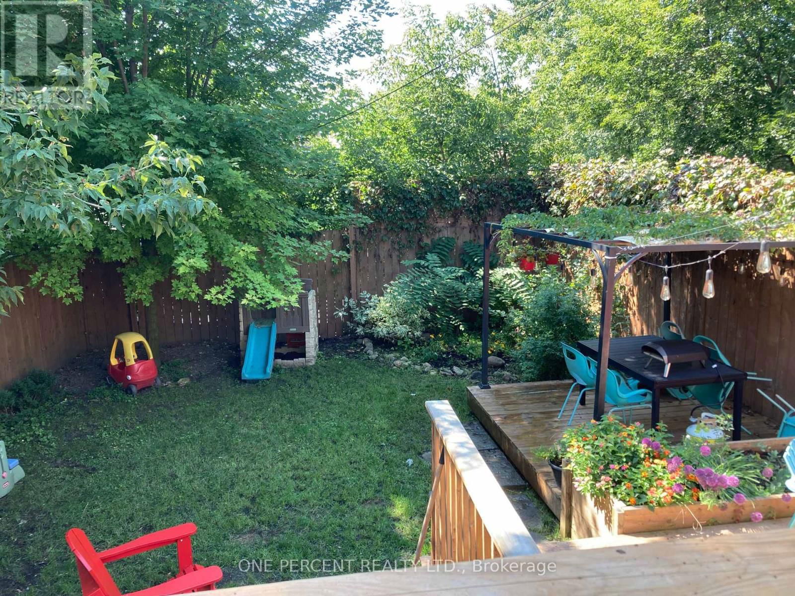 266 BRADLEY AVENUE Image 24