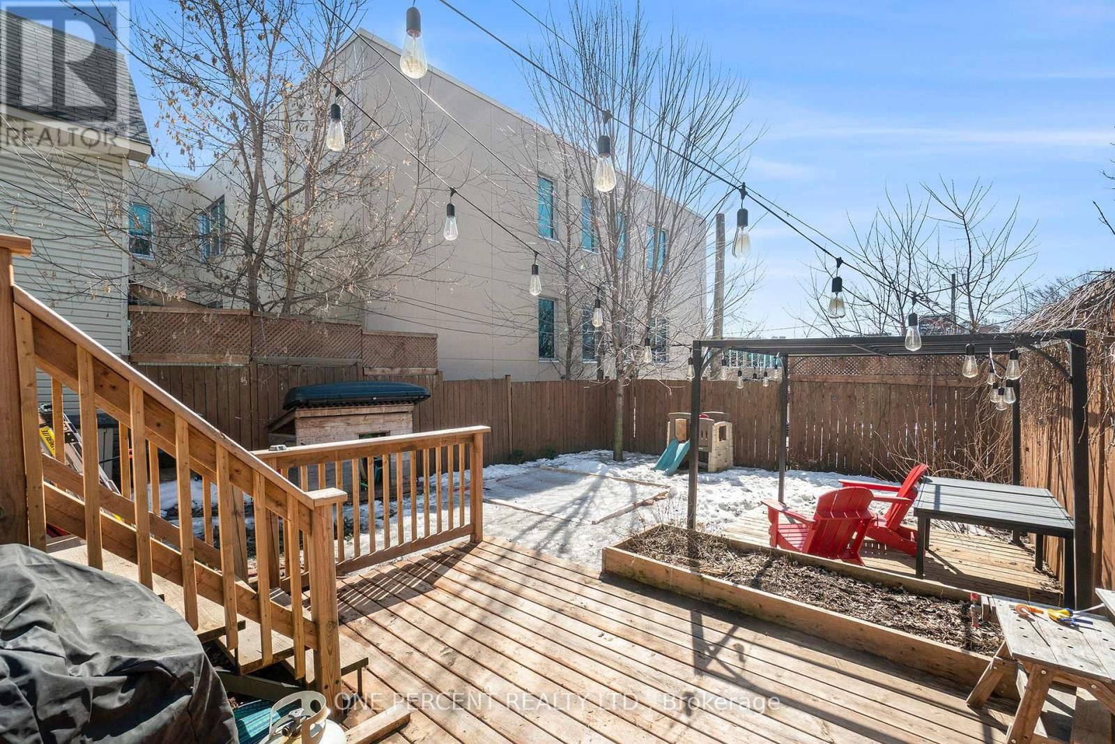 266 BRADLEY AVENUE Image 25