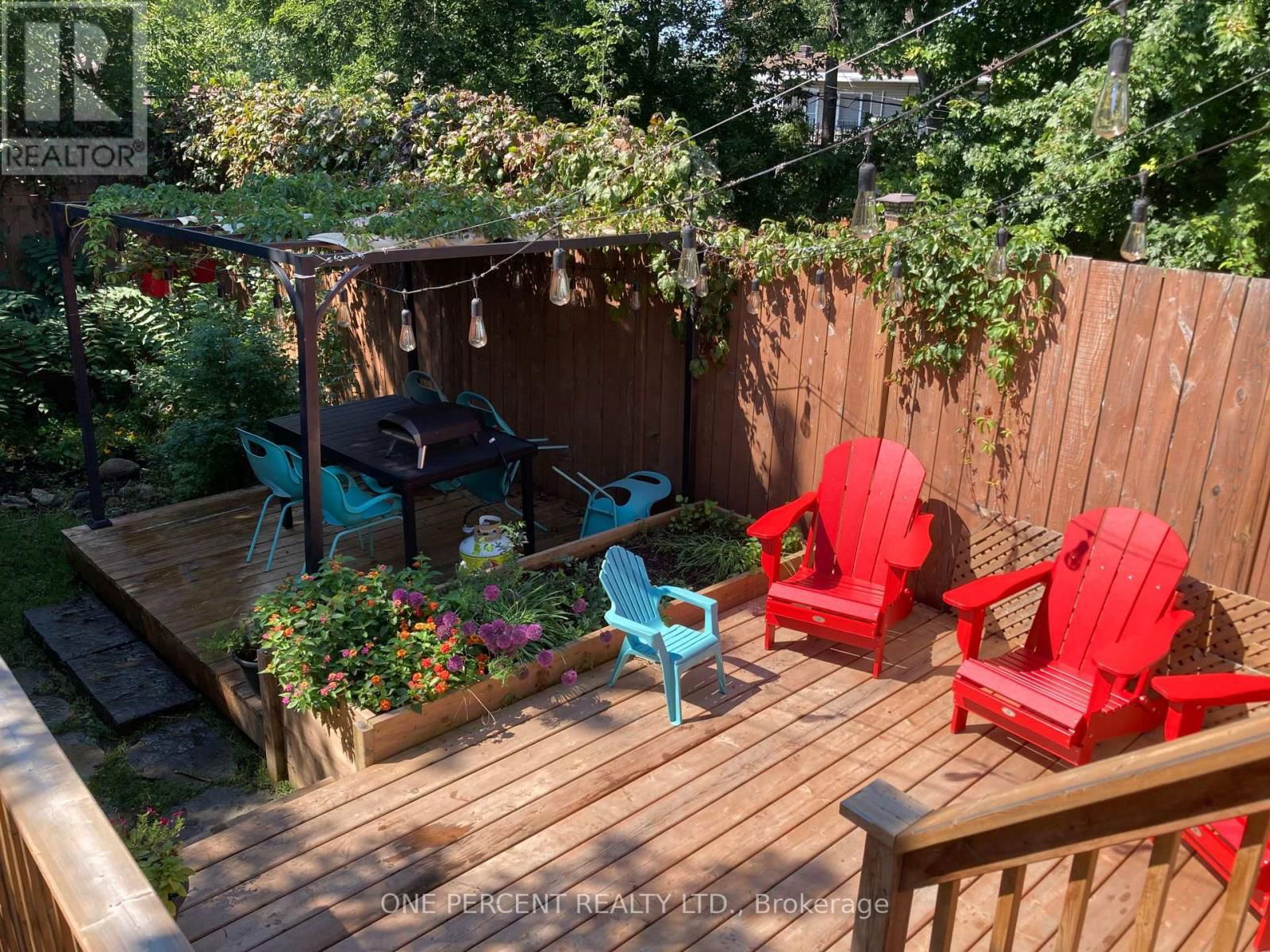 266 BRADLEY AVENUE Image 3