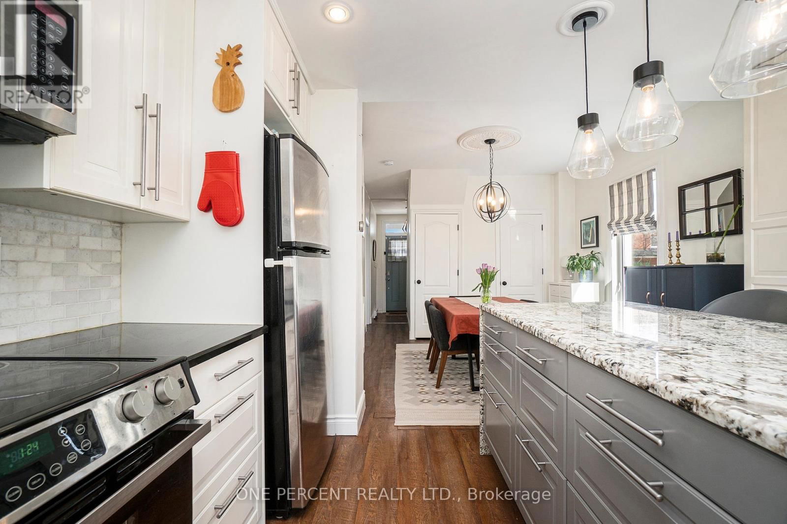 266 BRADLEY AVENUE Image 6