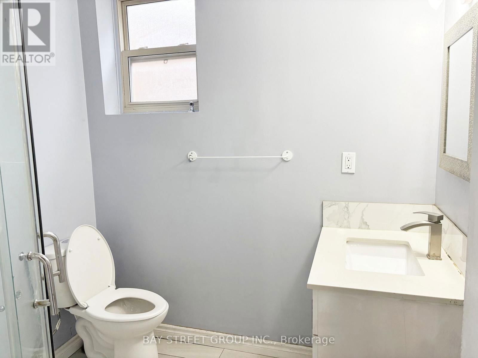 28 ROEHAMPTON AVENUE Image 11