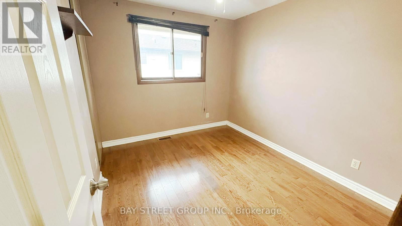 28 ROEHAMPTON AVENUE Image 7