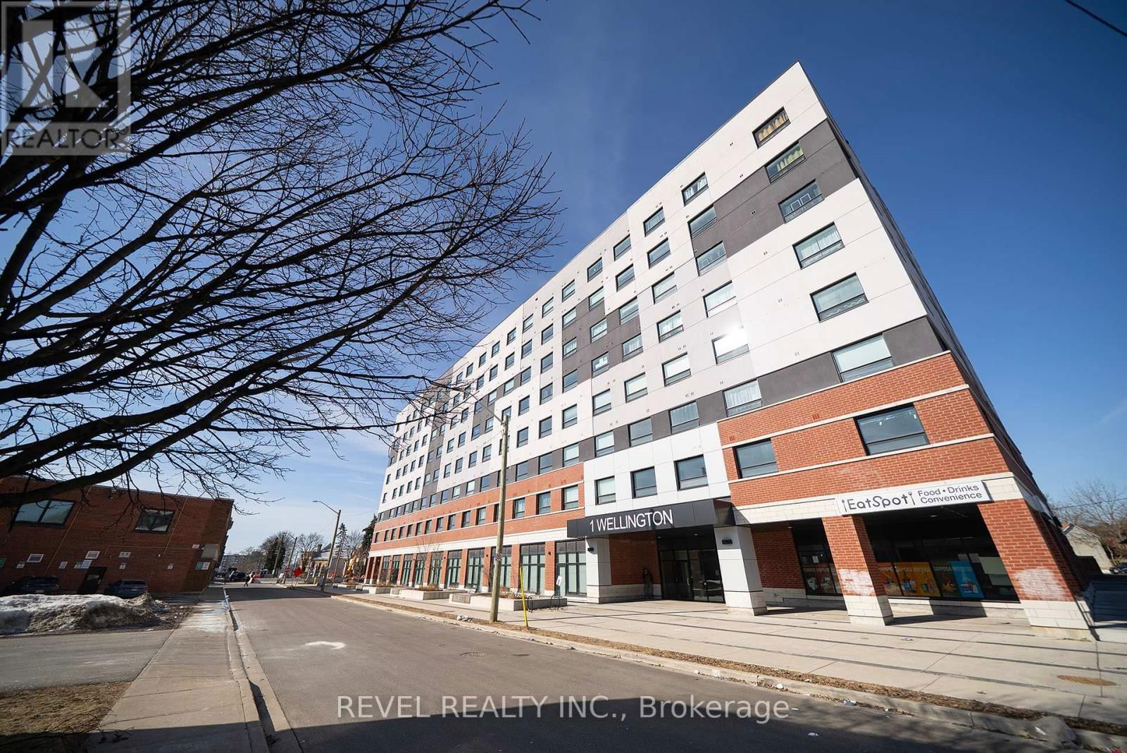 413 - 1 WELLINGTON STREET Image 1