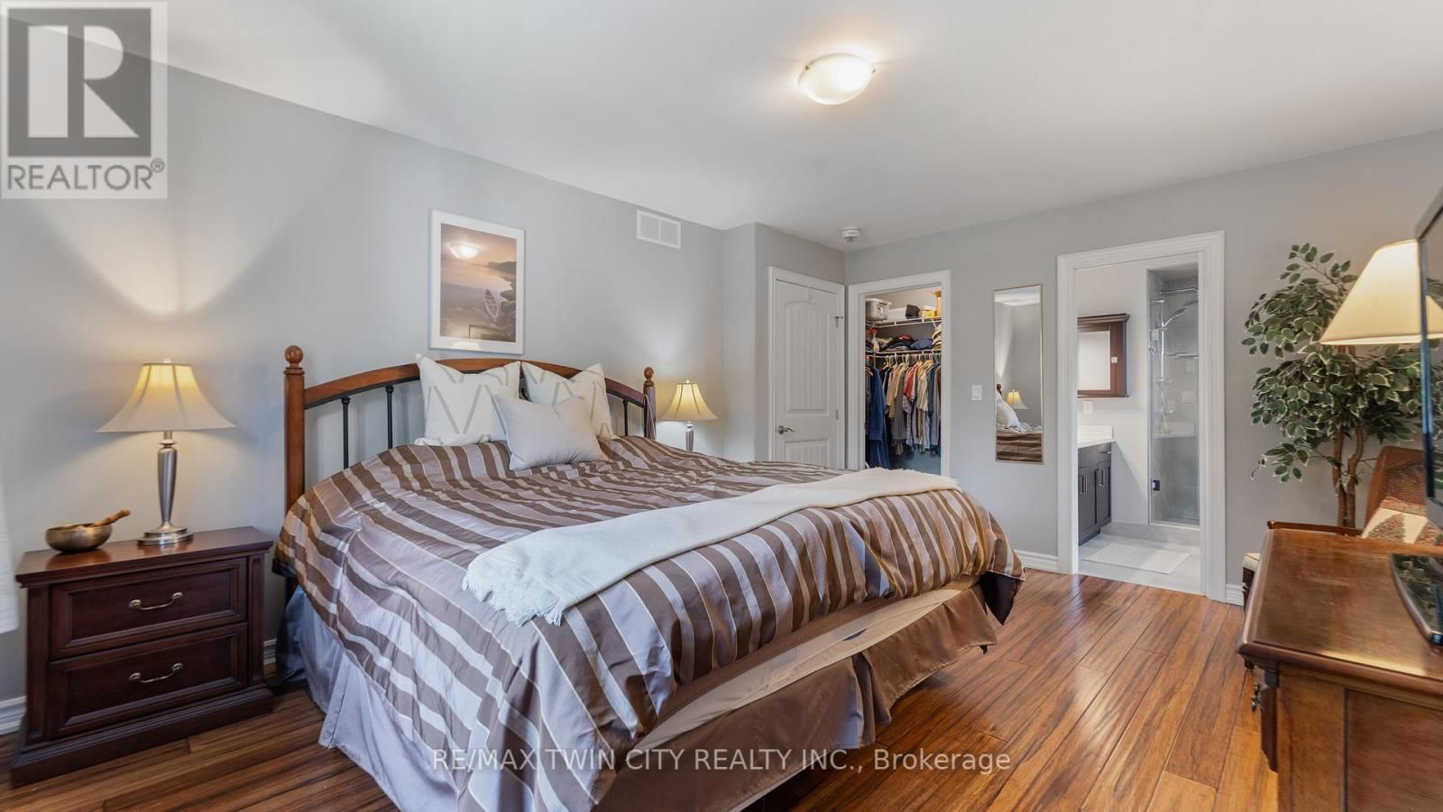 134 ANGLER AVENUE Image 24