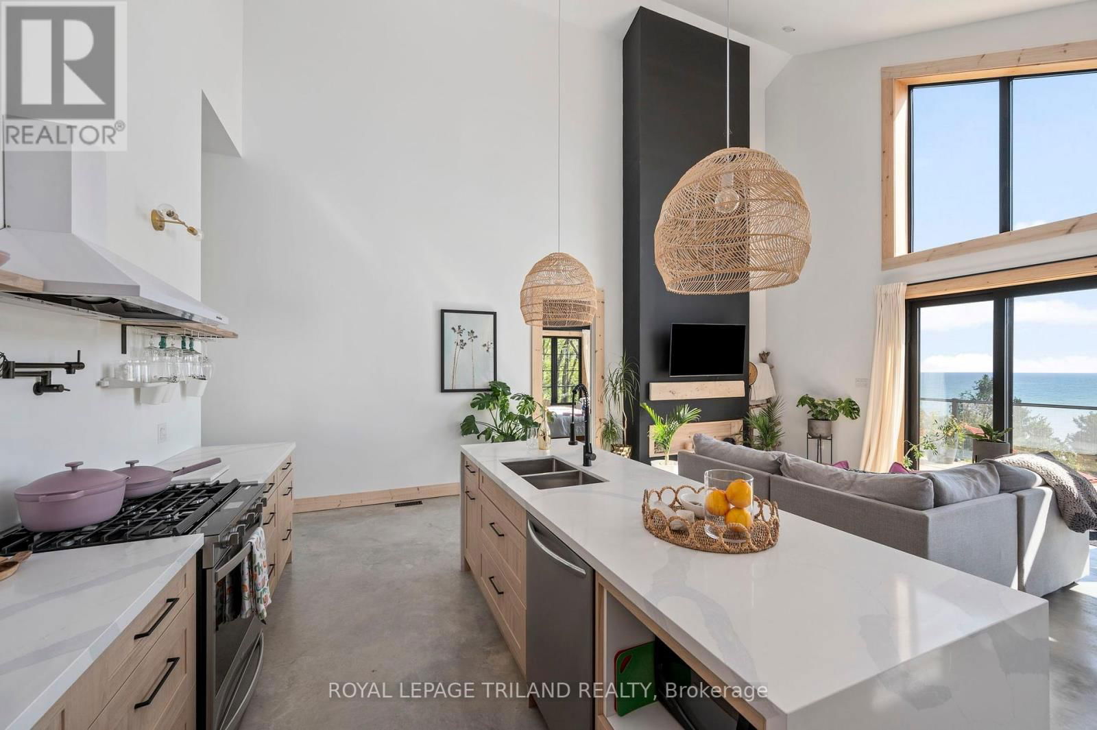 164 BRAYSIDE STREET Image 13