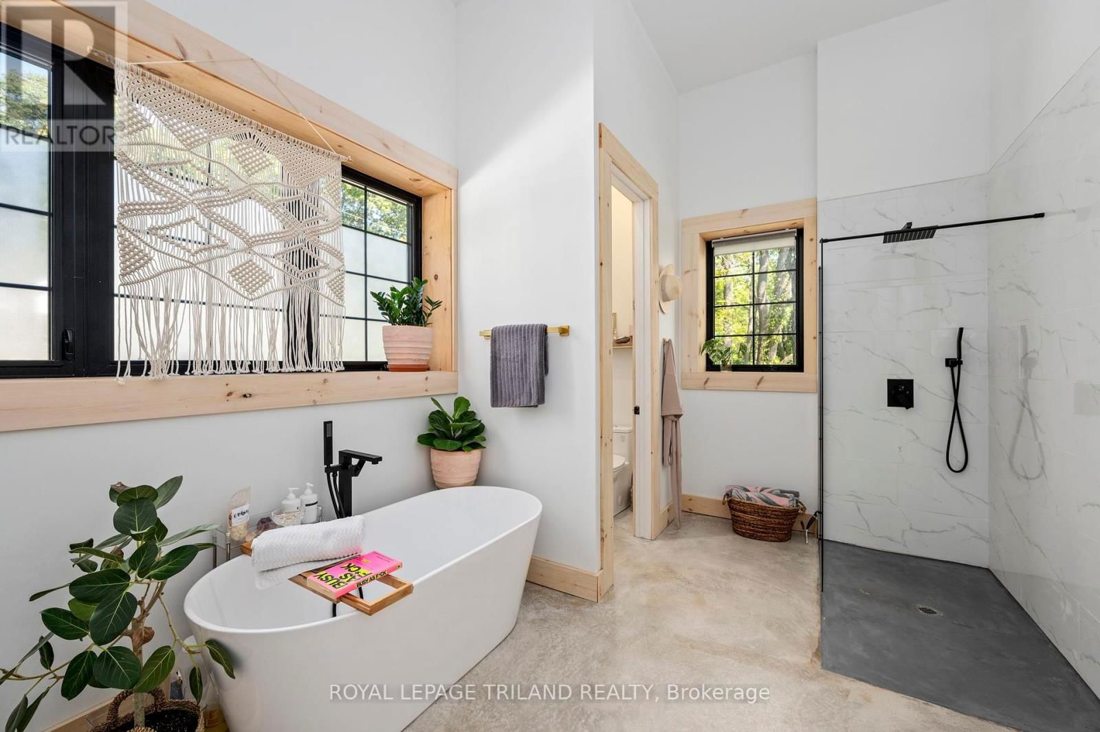 164 BRAYSIDE STREET Image 21