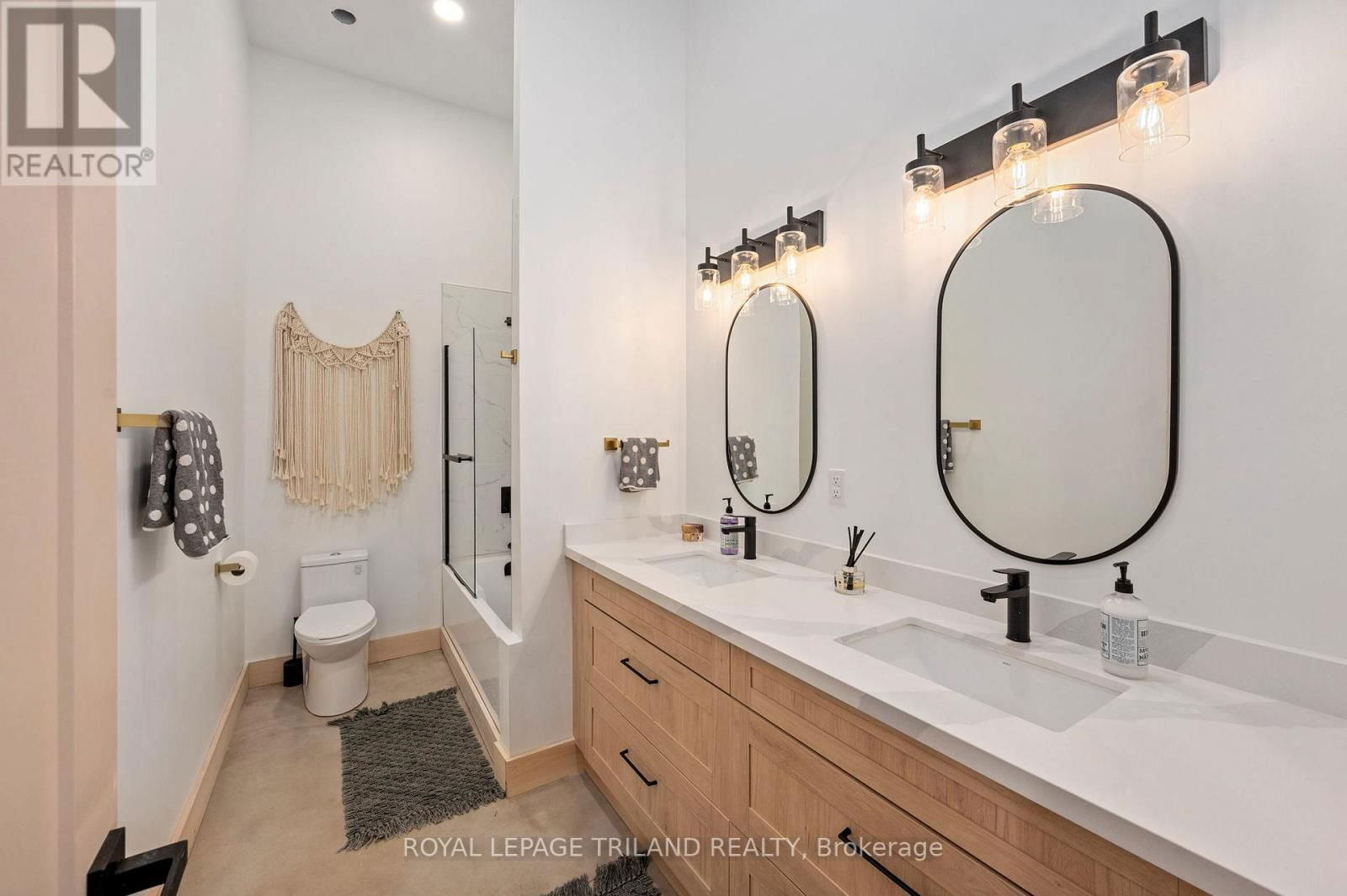 164 BRAYSIDE STREET Image 28