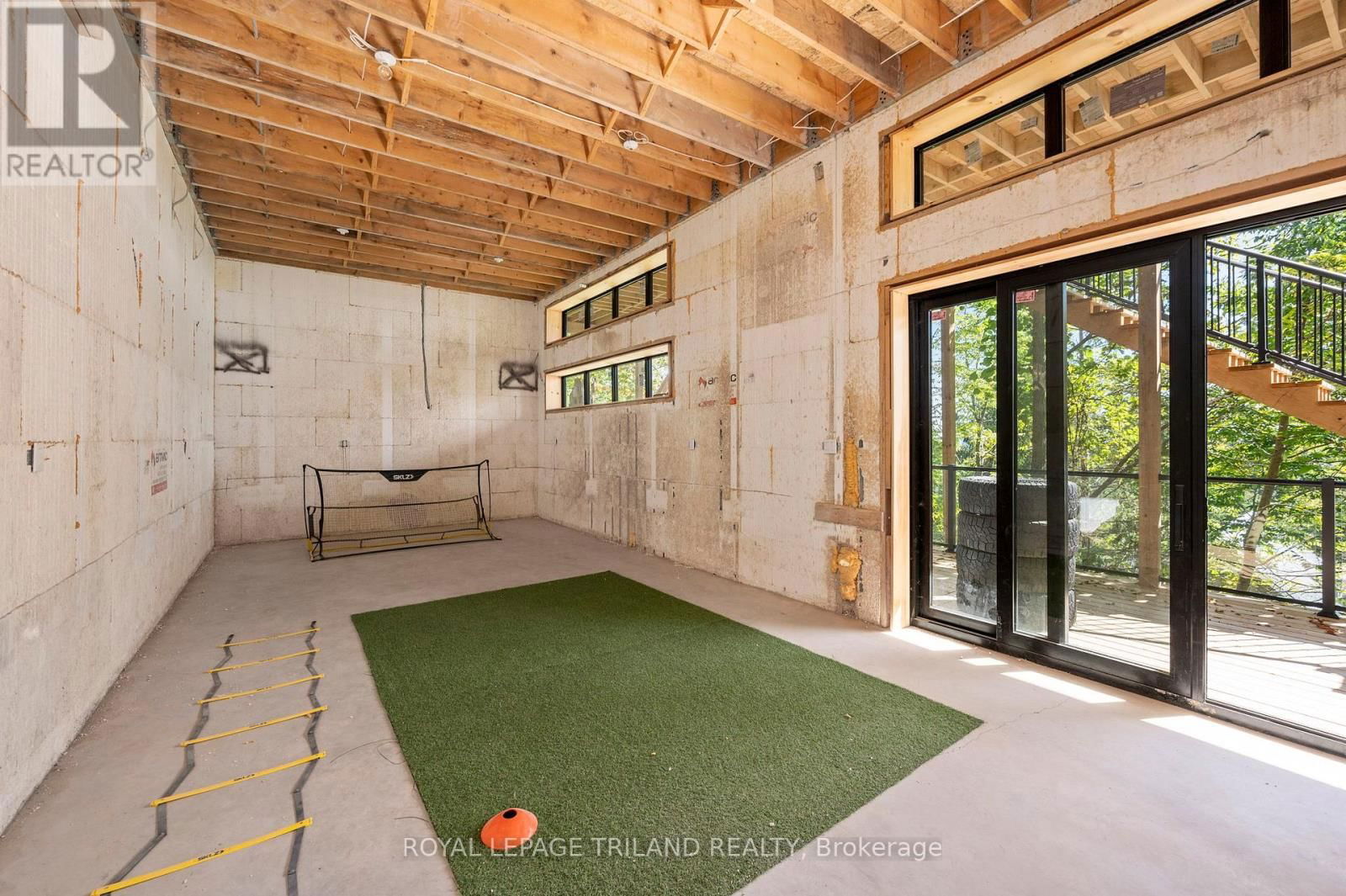 164 BRAYSIDE STREET Image 34