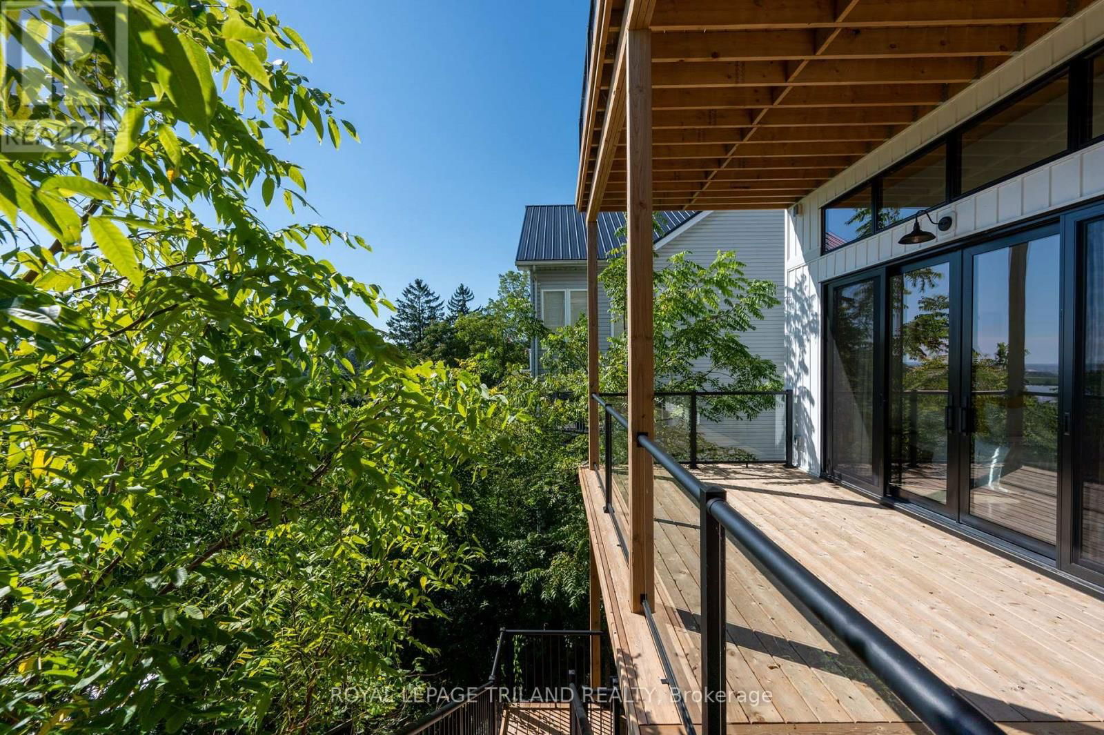 164 BRAYSIDE STREET Image 37