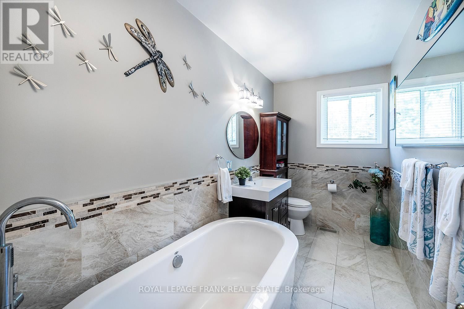 4 SHELLEY DRIVE Image 23