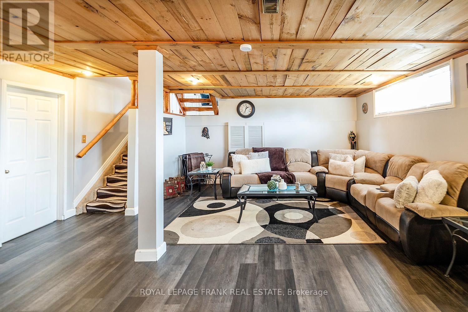4 SHELLEY DRIVE Image 25