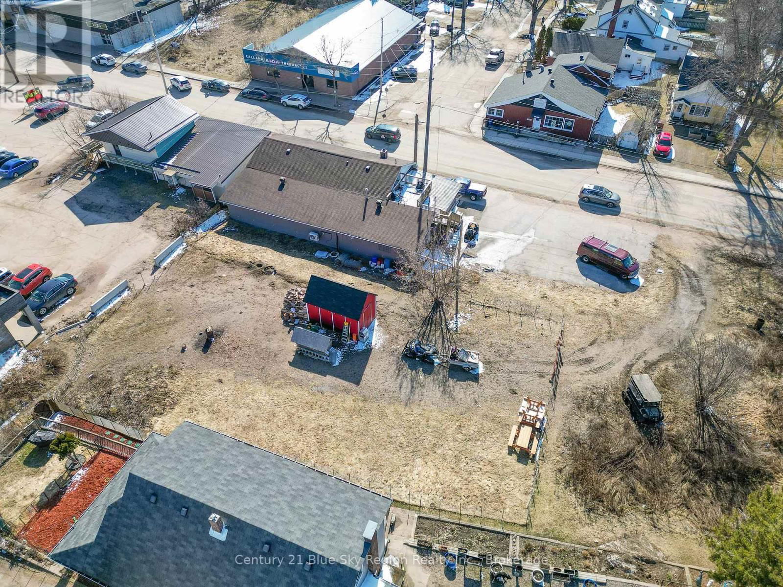 102 MAIN STREET NORTH Image 38