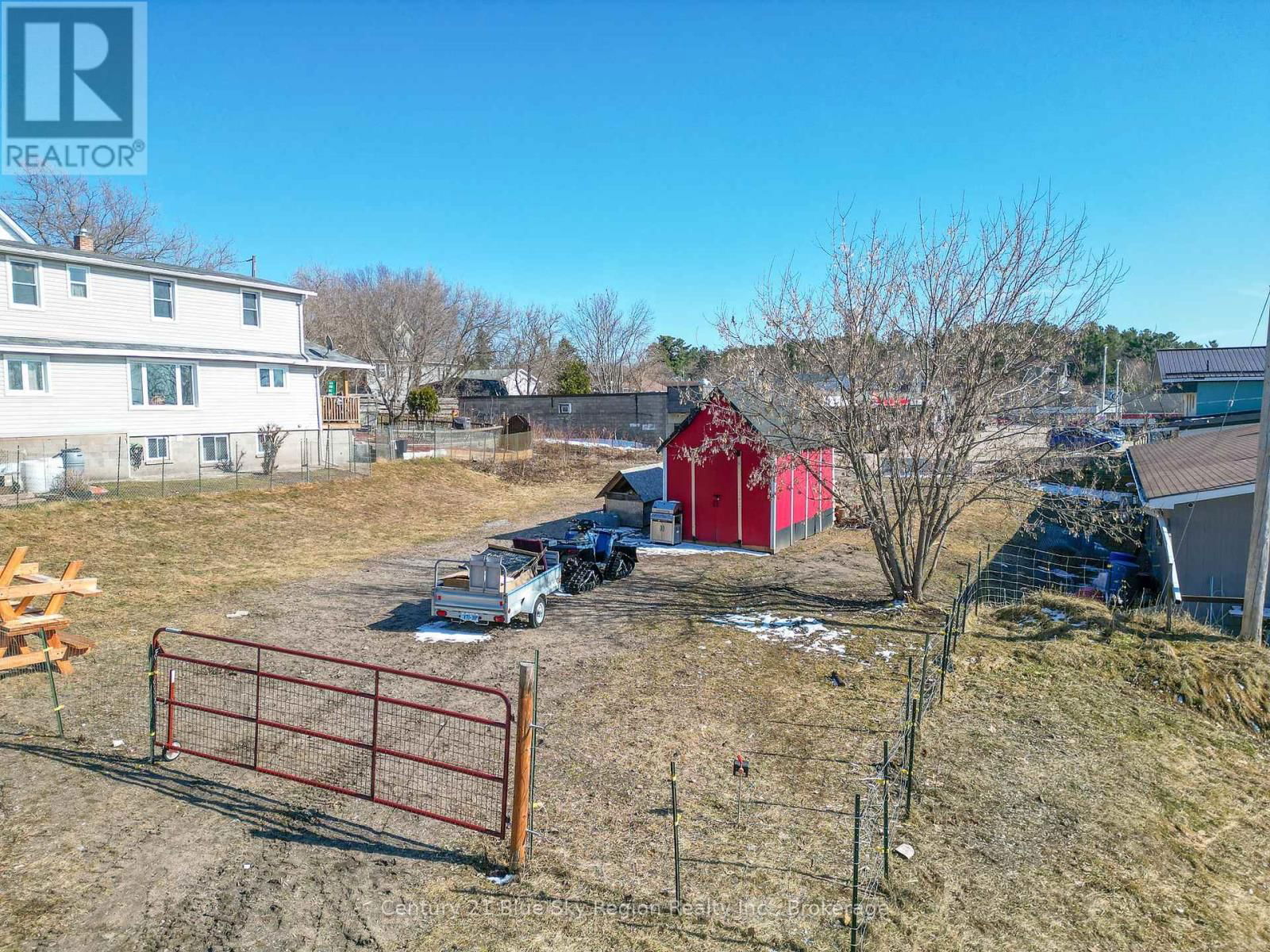 102 MAIN STREET NORTH Image 39