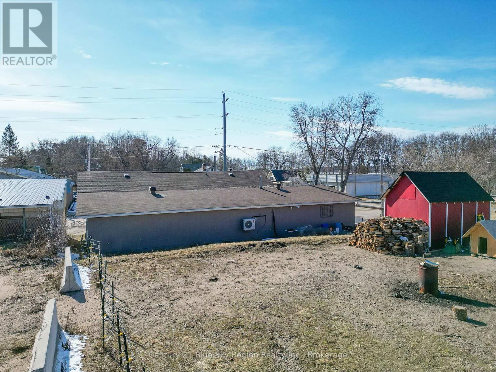 102 MAIN STREET NORTH Image 42