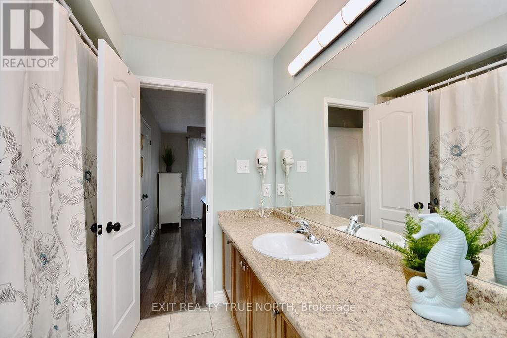 28 COUNTRY TRAIL Image 19