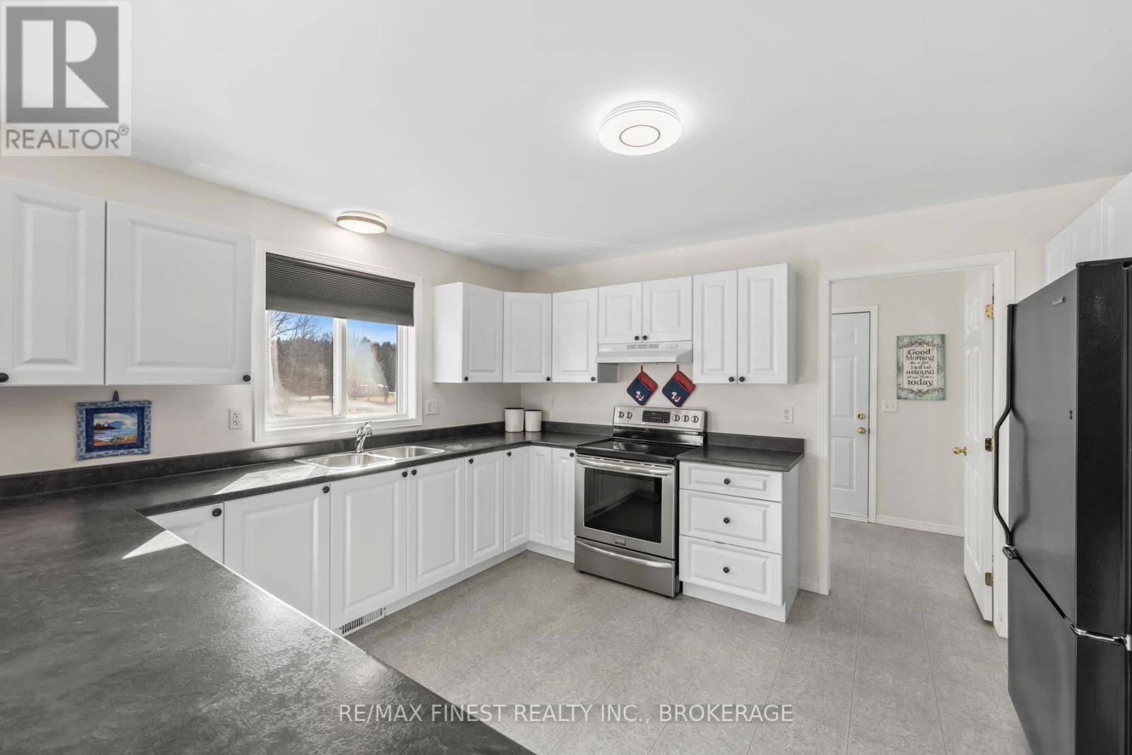 4360 ASHWOOD DRIVE Image 15
